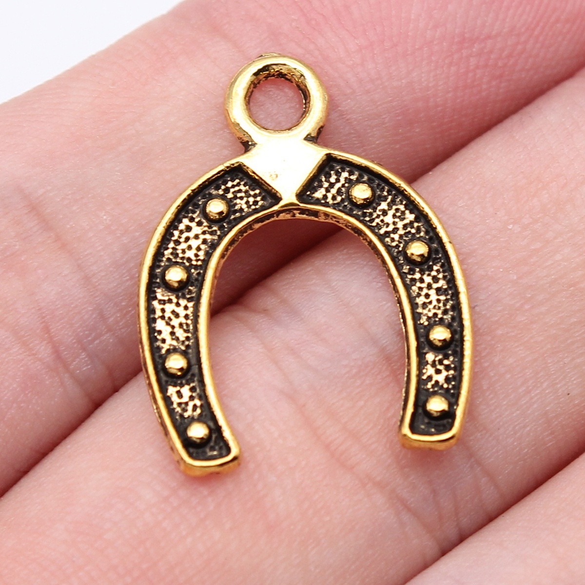 40 pièces de breloques fer à c - Vintage Fashion Jewelry avis et prix
