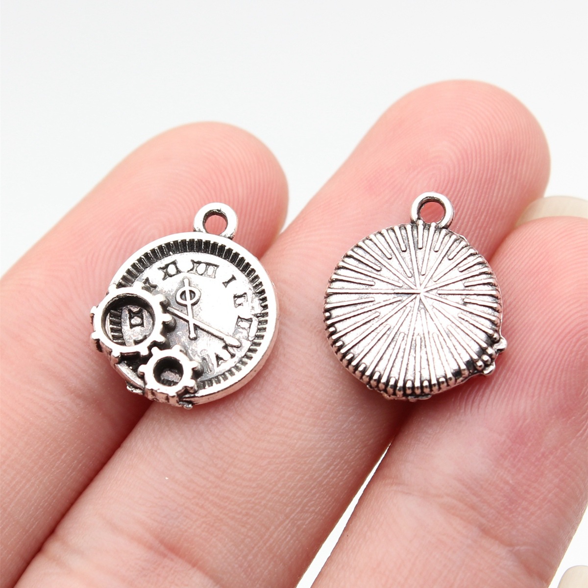 WYSIWYG – breloques d'horloge  - Vintage Fashion Words avis et prix