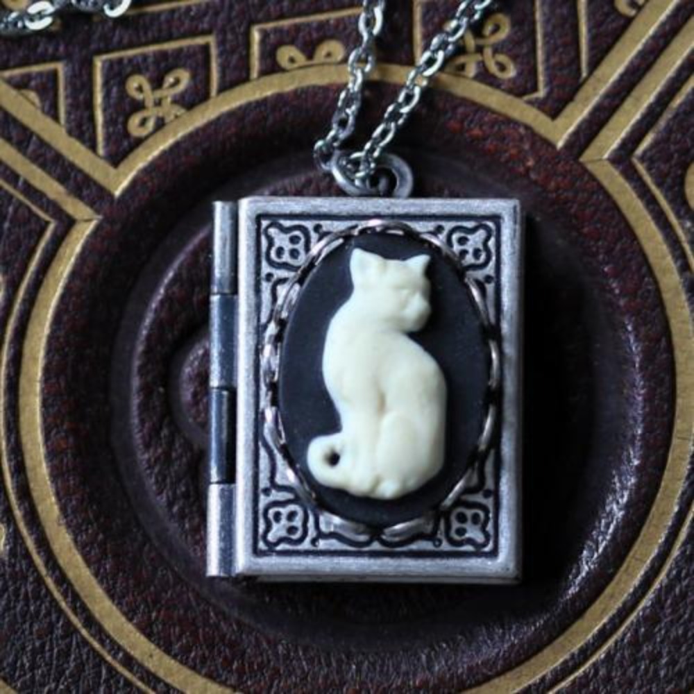 Collier pendentif vintage en a - Vintage Fashion Coloring Book avis et prix